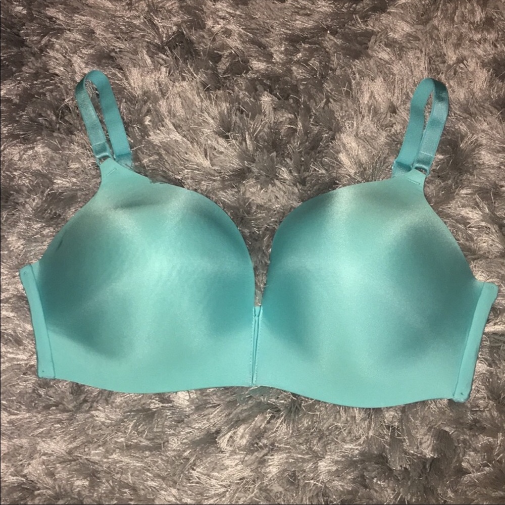 36DD Victoria’s Secret bra